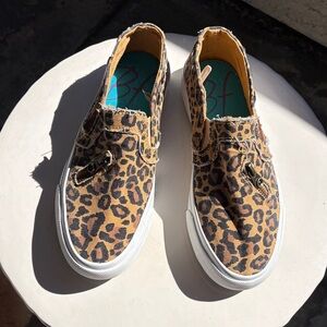 Blowfish Malibu Cheetah Print Slip-On Loafers Distressed Casual  SZ 5.5